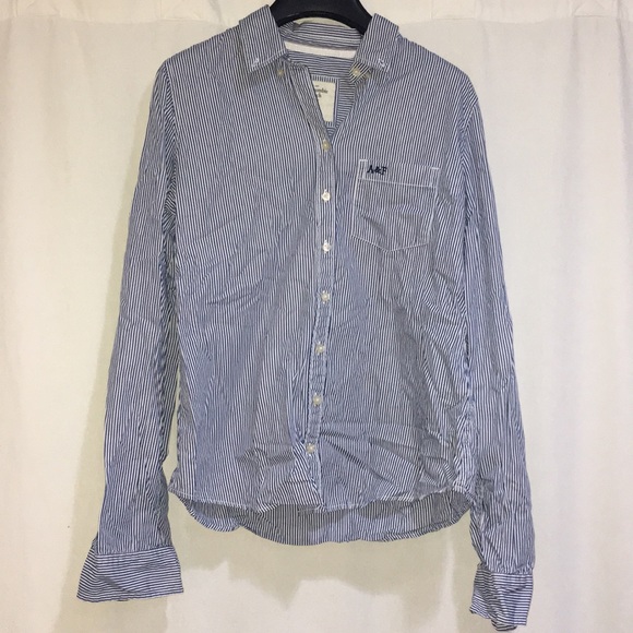 Abercrombie & Fitch Tops - ABERCROMBIE & FITCH STRIPED BUTTON UP Abercrombie & Fitch Tops - ABERCROMBIE & FITCH STRIPED BUTTON UP